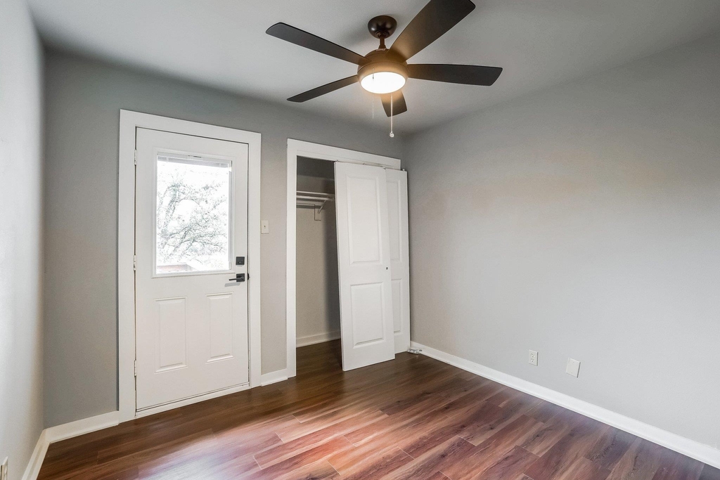 5909 Lago Vista Way - Photo 12