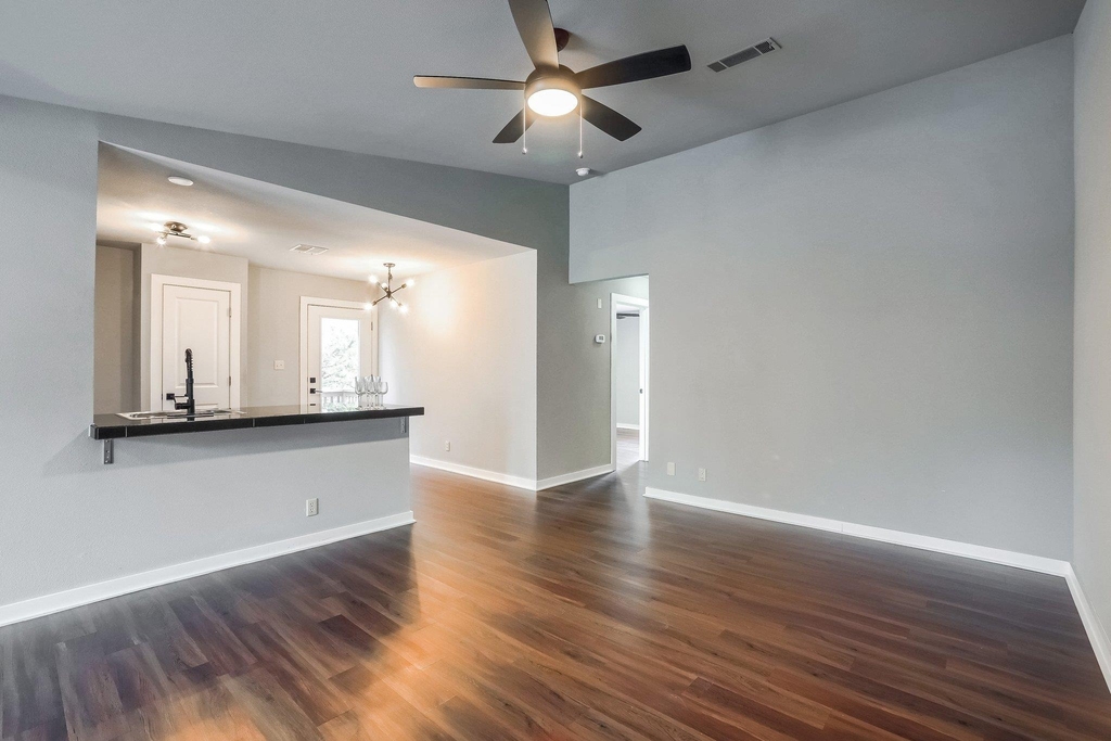 5909 Lago Vista Way - Photo 5