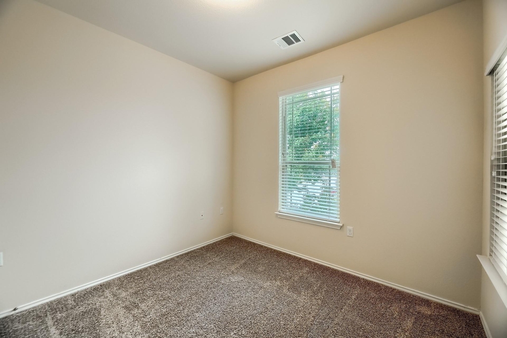 10001 Pinnacle Crest Loop - Photo 21