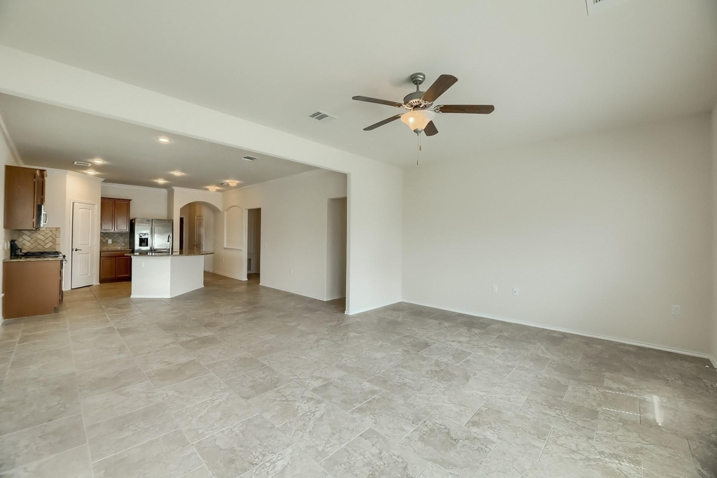 10001 Pinnacle Crest Loop - Photo 10