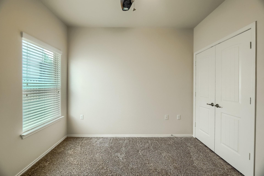 10001 Pinnacle Crest Loop - Photo 27