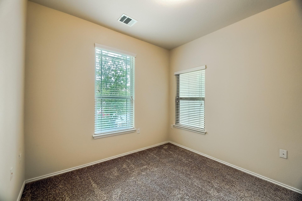 10001 Pinnacle Crest Loop - Photo 22