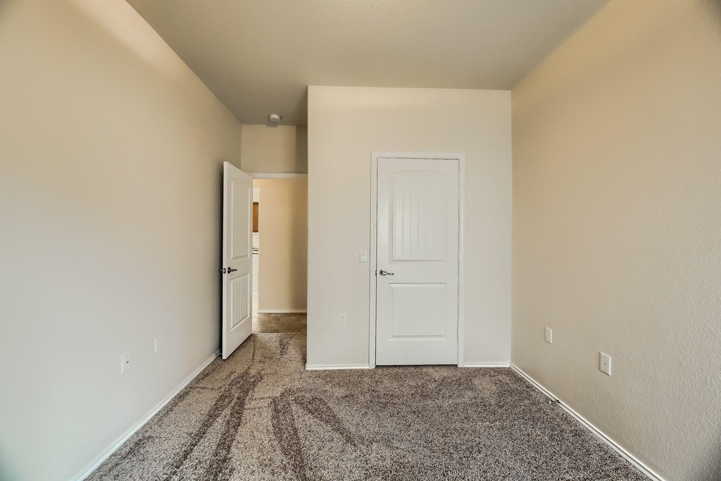 10001 Pinnacle Crest Loop - Photo 25