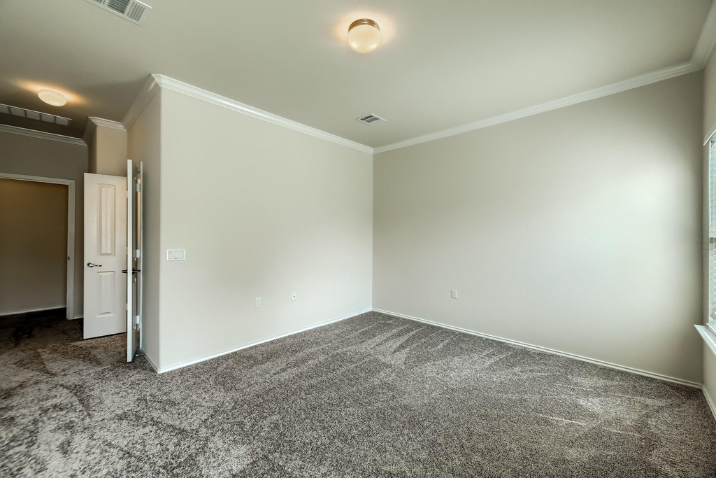 10001 Pinnacle Crest Loop - Photo 15