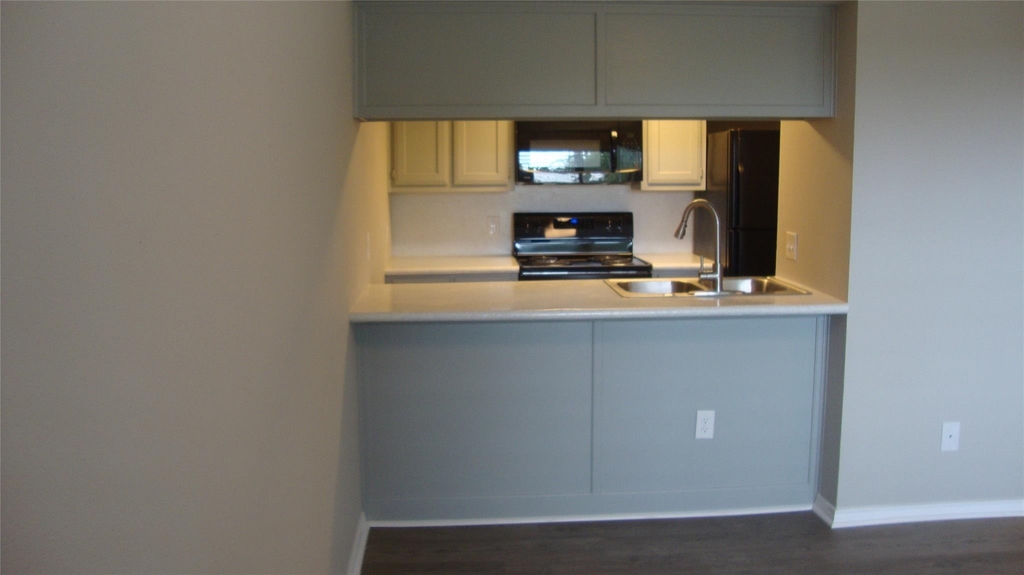 20802 Bonanza St - Photo 2