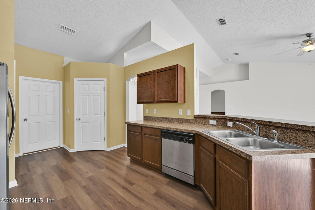 10810 Stanton Hills Drive E - Photo 17