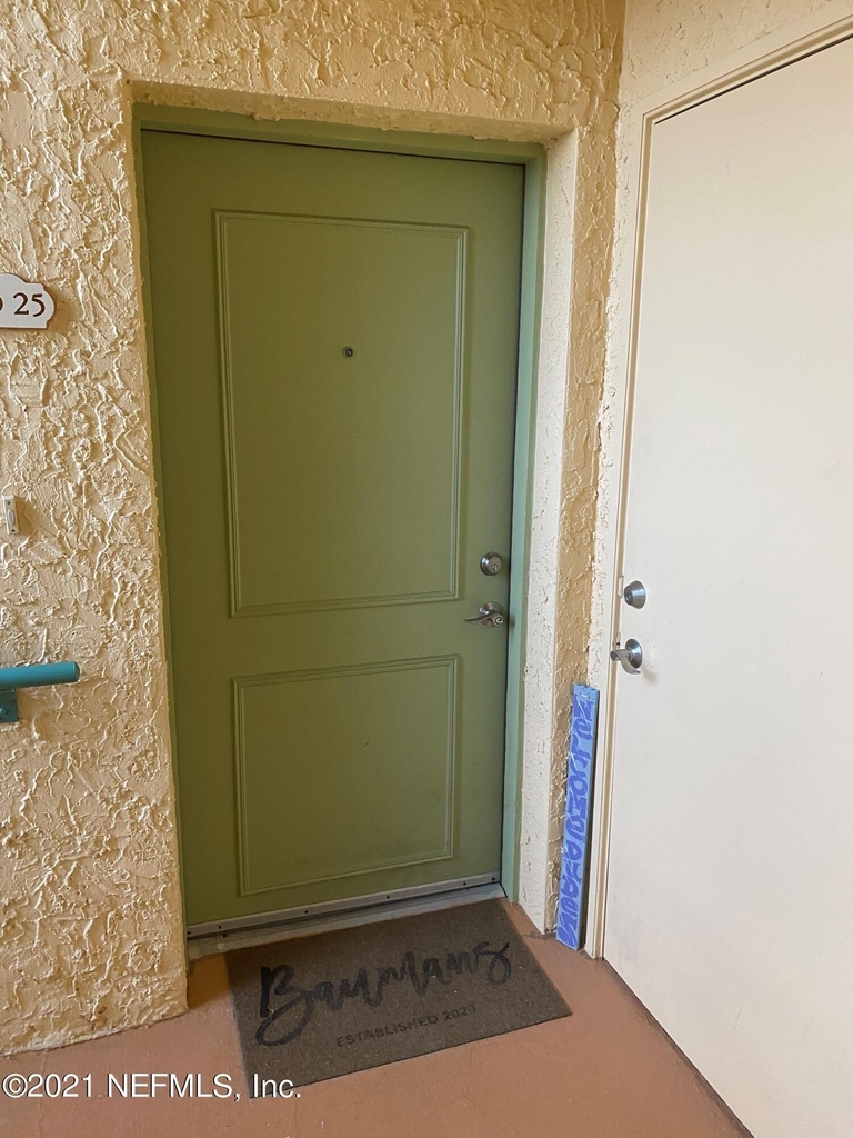 108 Laguna Villa Boulevard - Photo 1