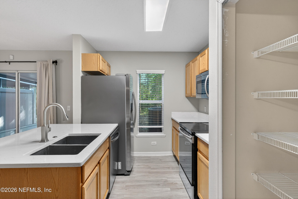 11816 Lake Bend Circle - Photo 11