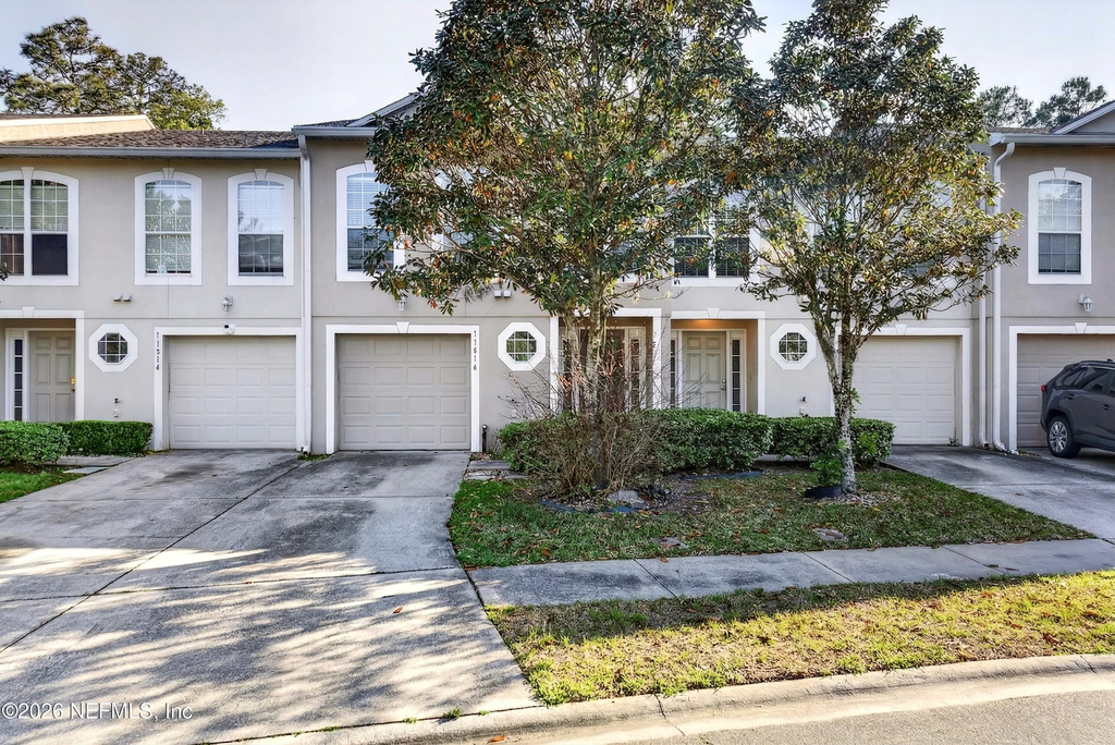11816 Lake Bend Circle - Photo 0