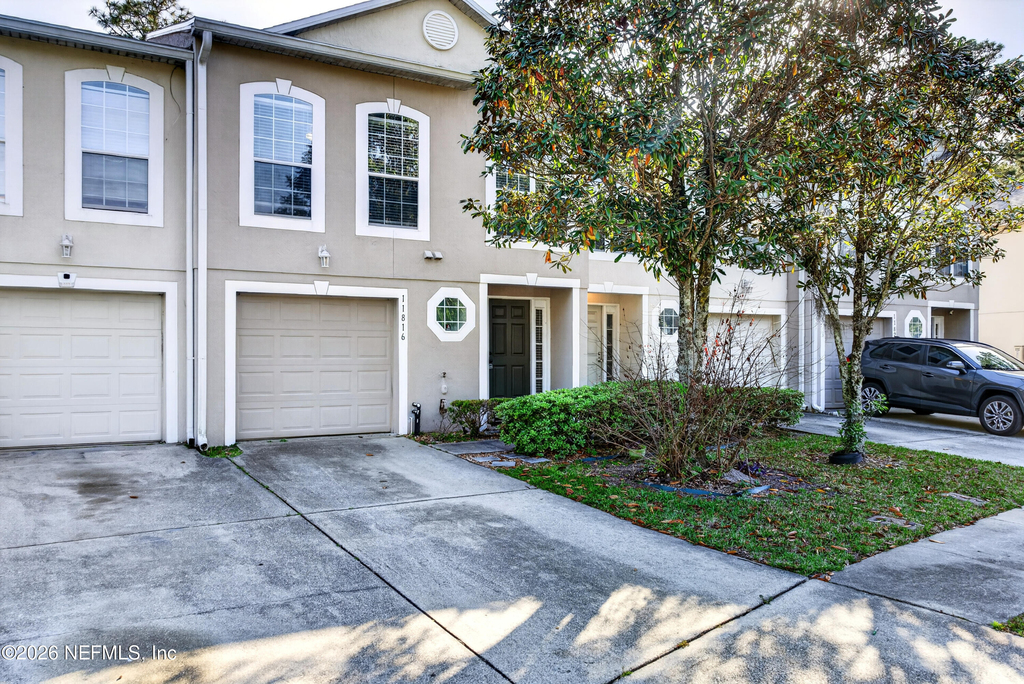11816 Lake Bend Circle - Photo 1