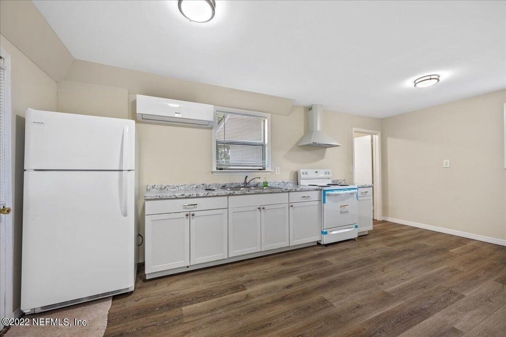 1683 Morningside Drive - Photo 15