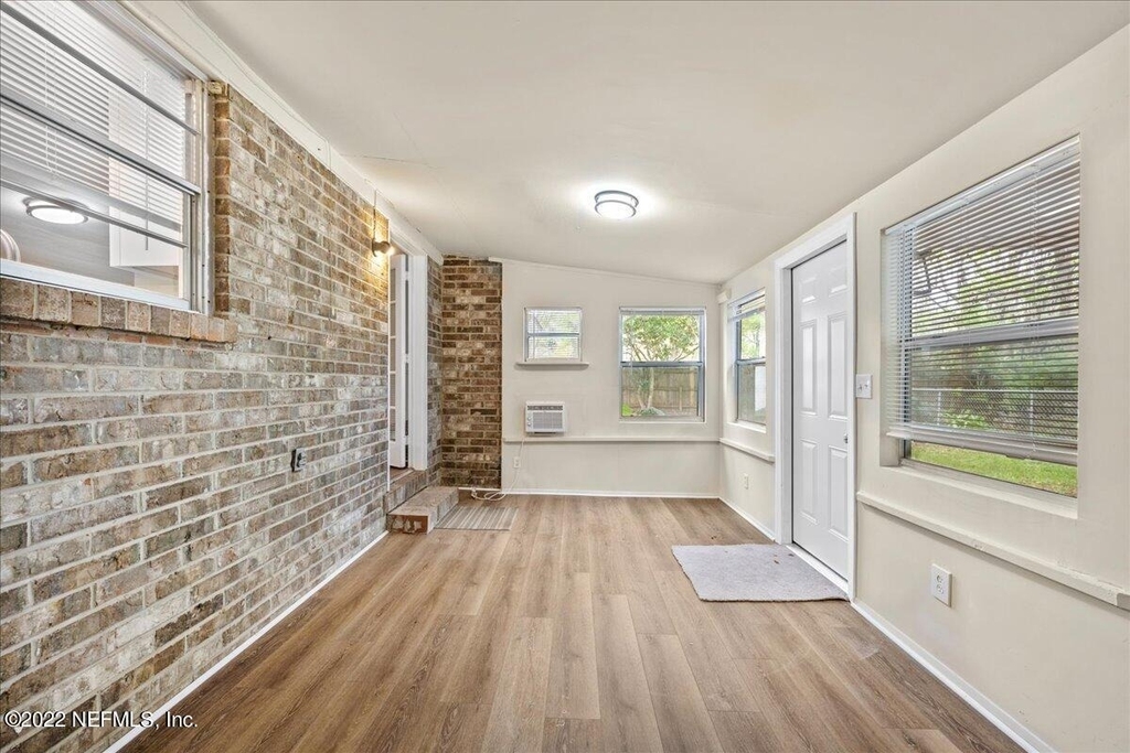 1683 Morningside Drive - Photo 12