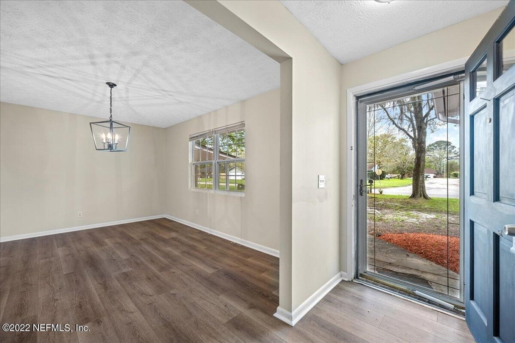 1683 Morningside Drive - Photo 6