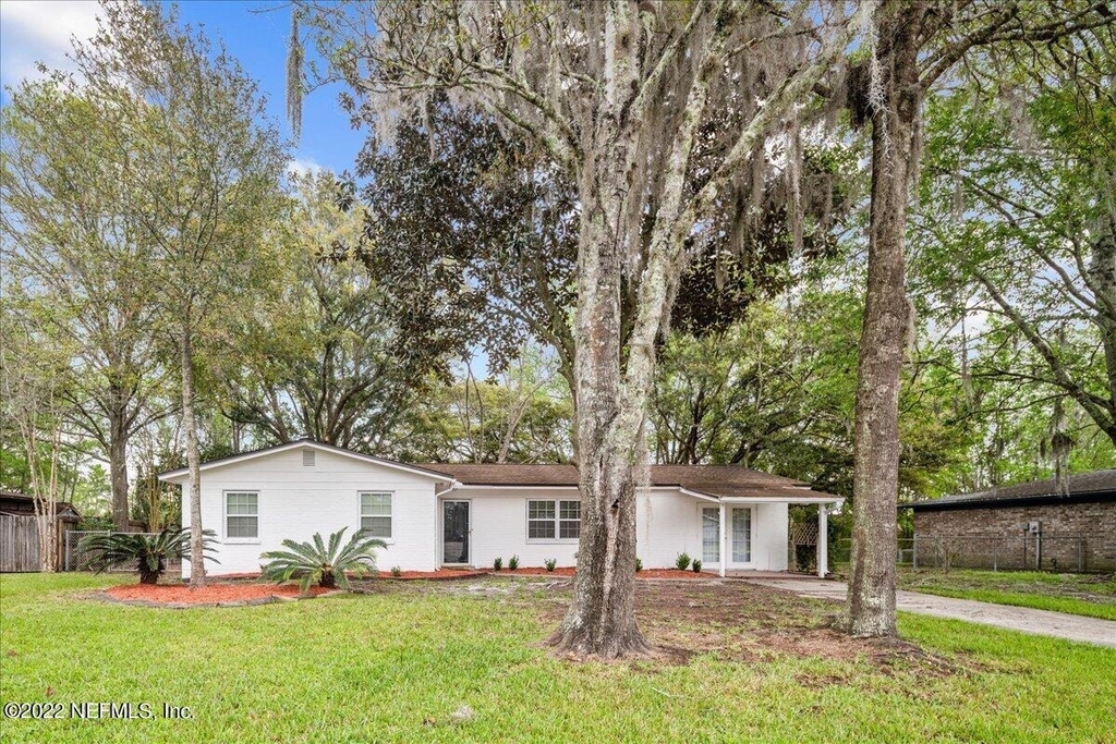 1683 Morningside Drive - Photo 1