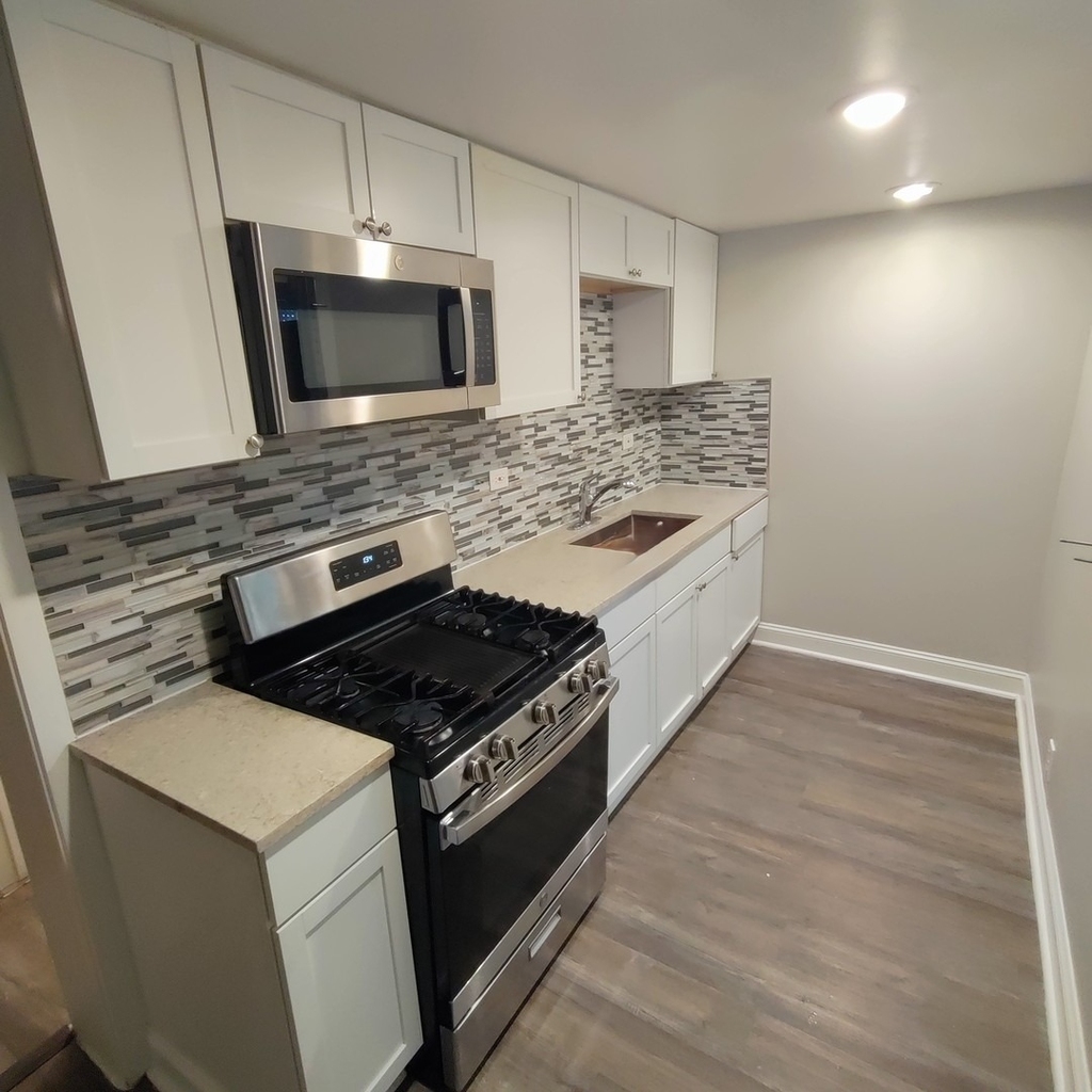 1507 E 76th Place - Photo 10