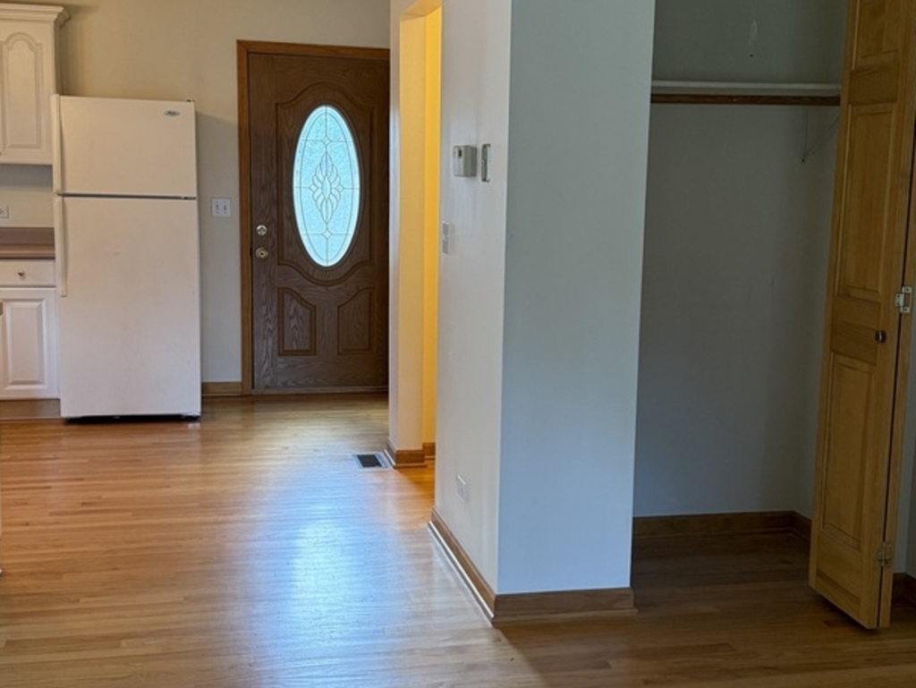 125 Maple Court - Photo 2