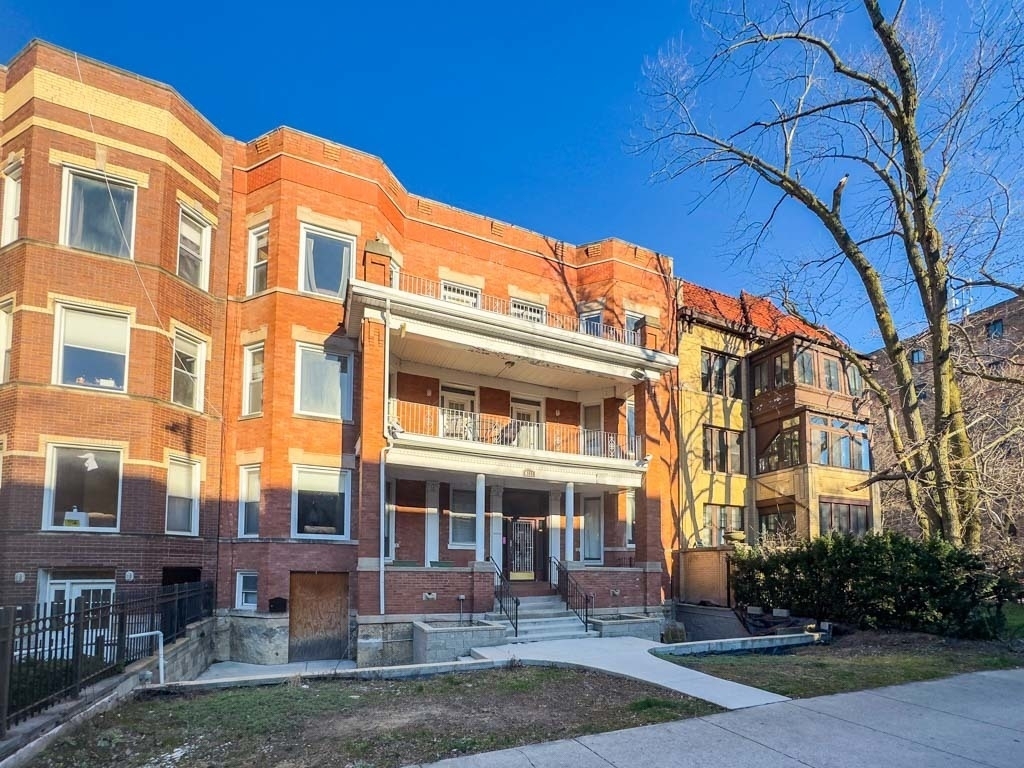 6711 N Sheridan Road - Photo 1