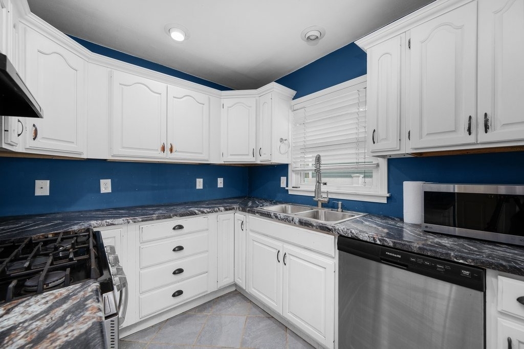 1815 Cody Street - Photo 9