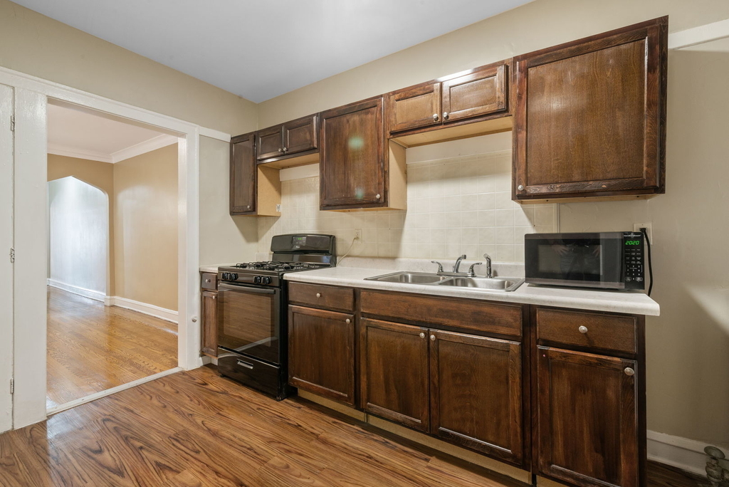 8235 S Indiana Avenue - Photo 10