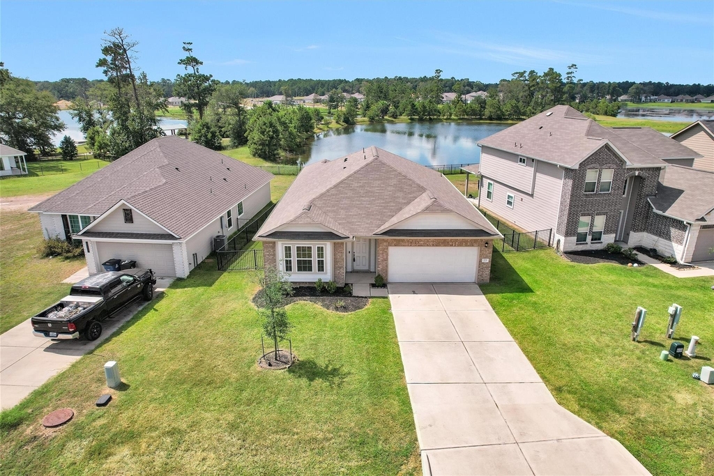 223 Shoreview Drive - Photo 0