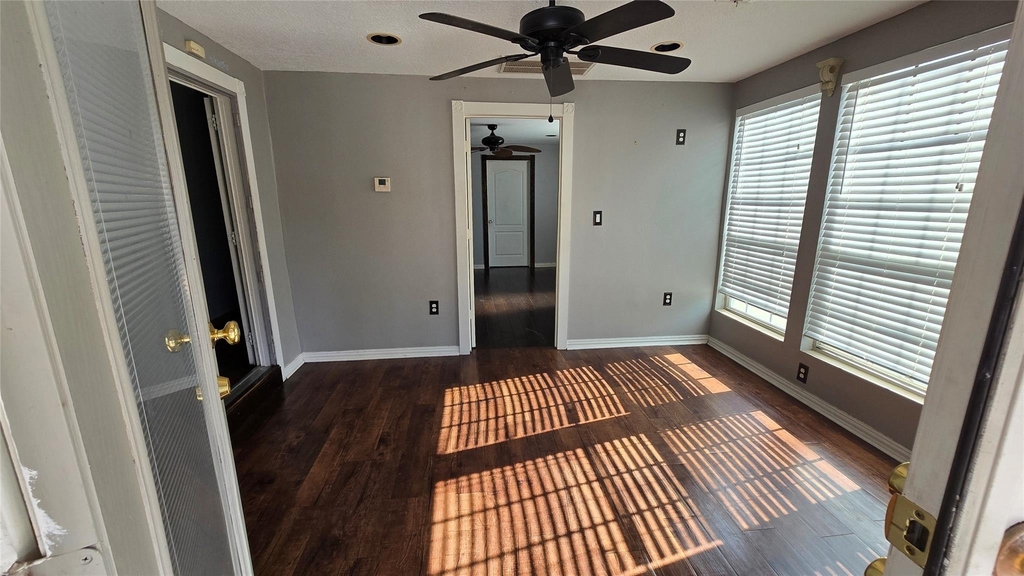 4915 Sitca Street - Photo 2
