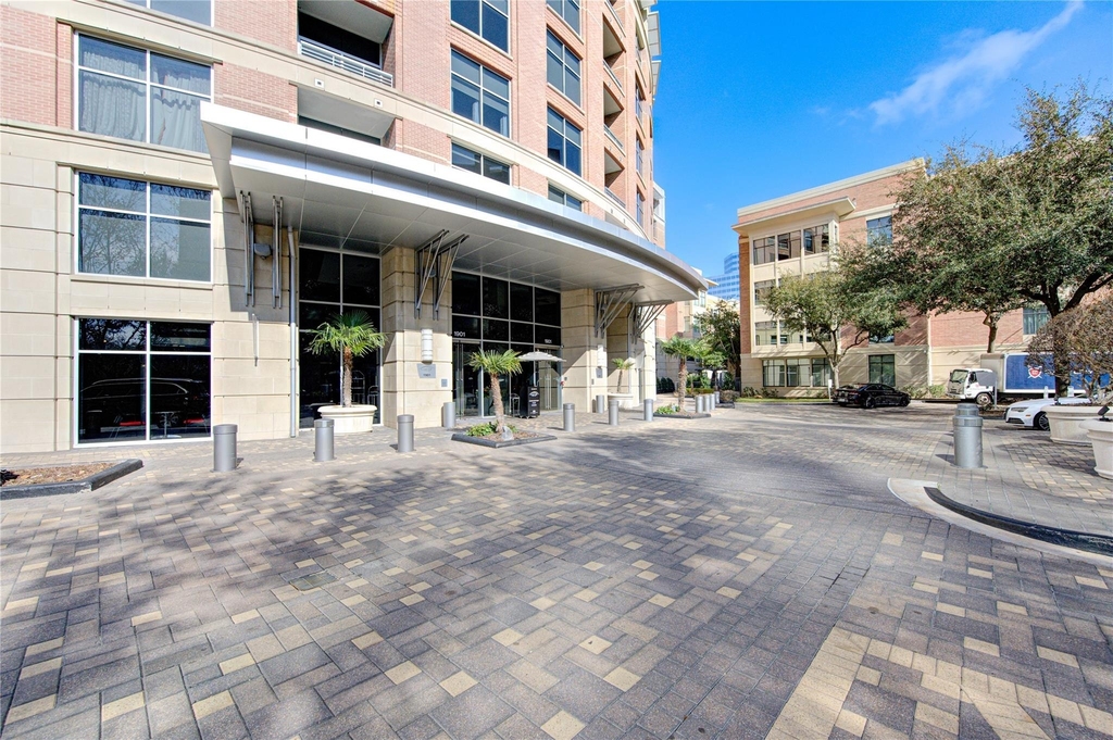 1901 Post Oak Boulevard - Photo 17