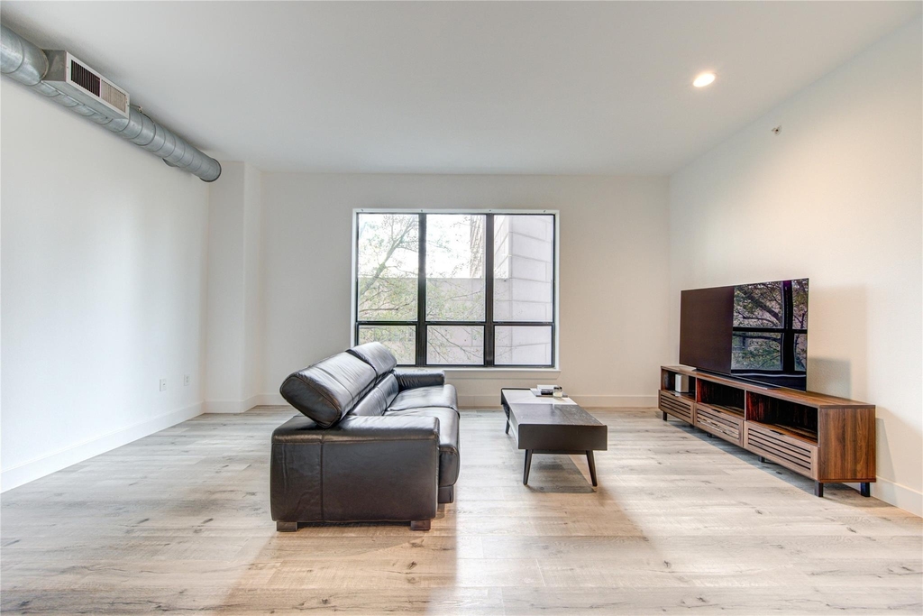 1901 Post Oak Boulevard - Photo 9