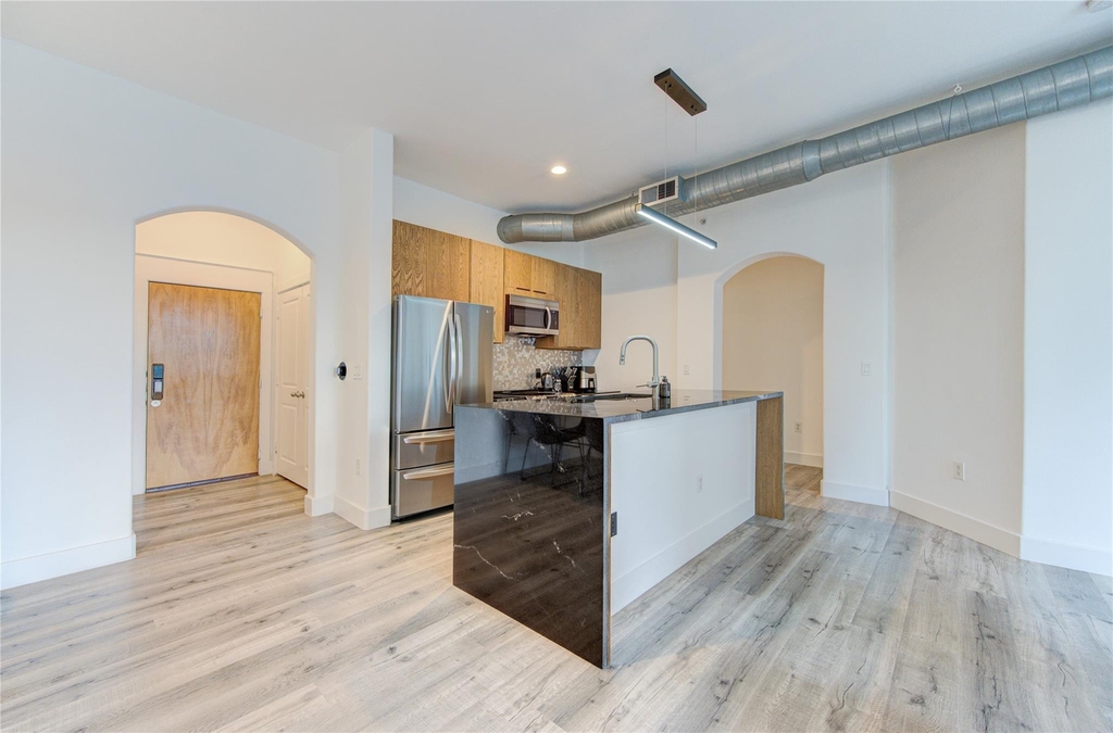 1901 Post Oak Boulevard - Photo 5