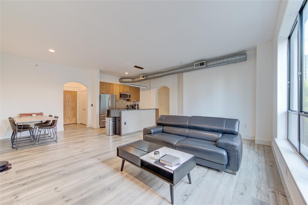 1901 Post Oak Boulevard - Photo 10