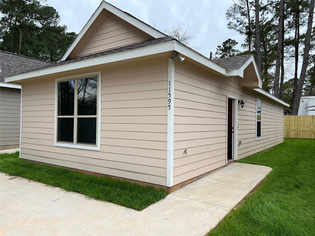 11595 Persimmon Street - Photo 0