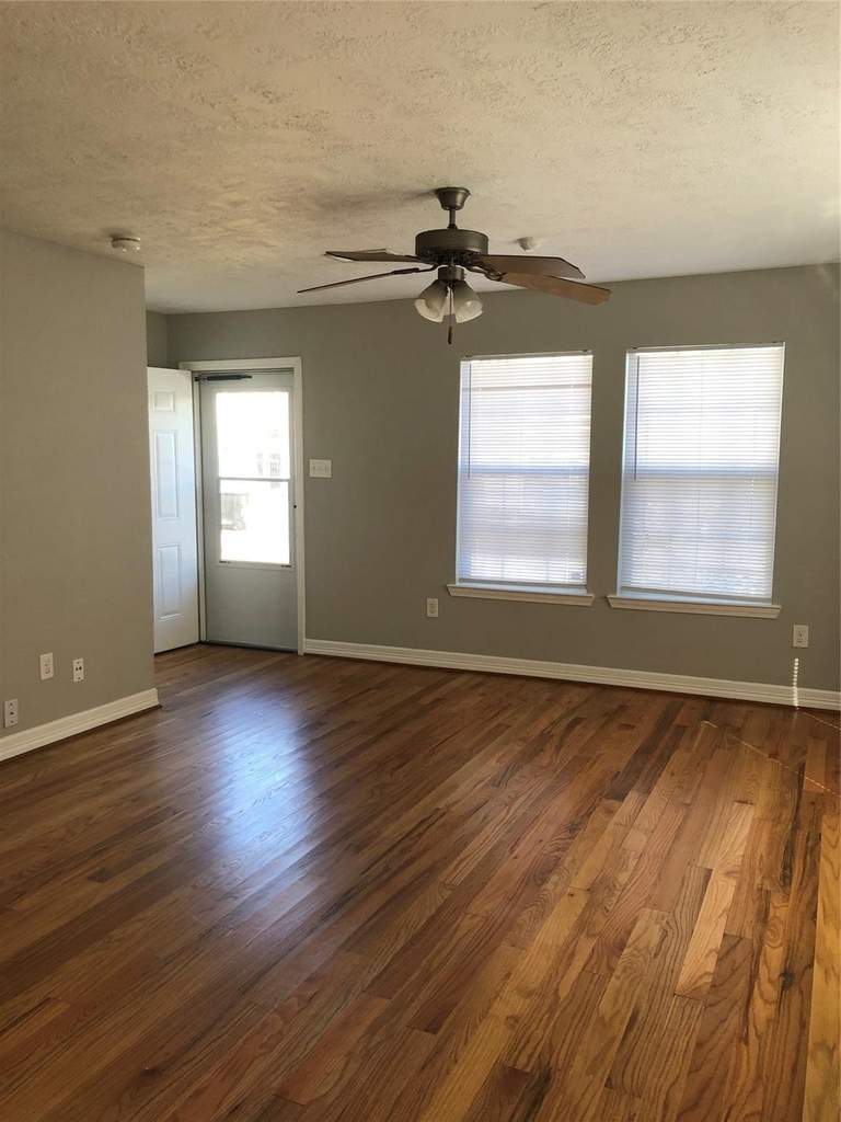 1320 W 24th Street - Photo 1
