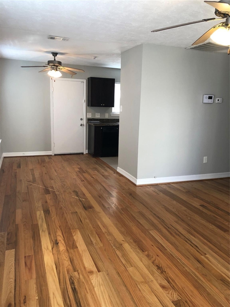 1320 W 24th Street - Photo 3