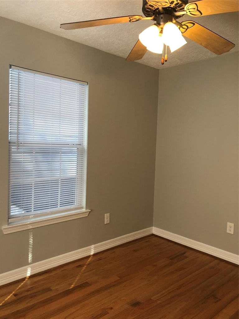 1320 W 24th Street - Photo 8