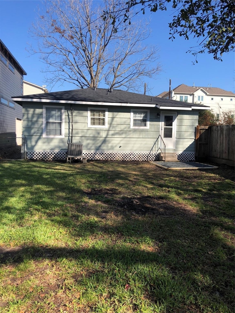 1320 W 24th Street - Photo 11