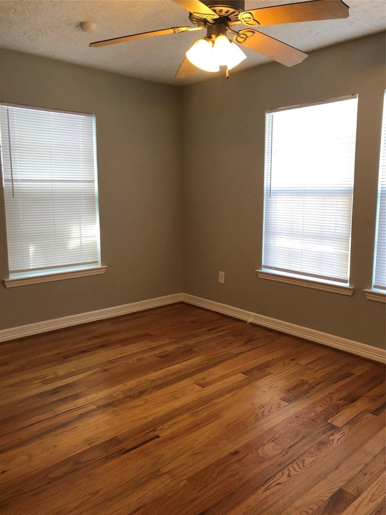 1320 W 24th Street - Photo 5