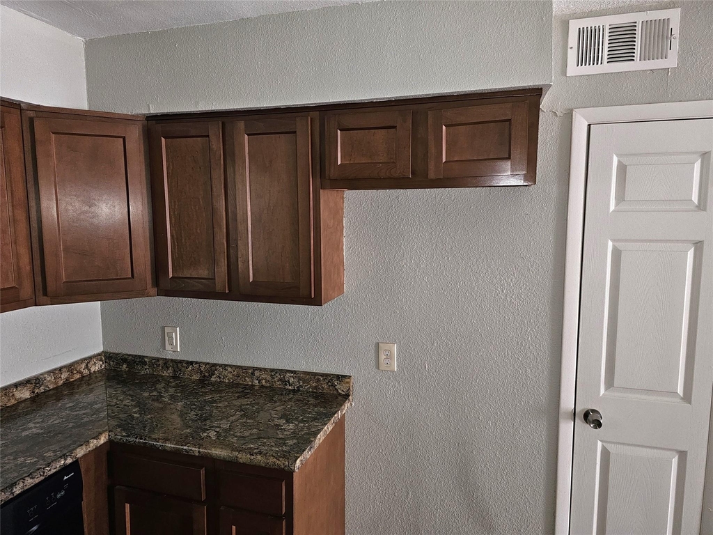 1500 Oleander Drive - Photo 6