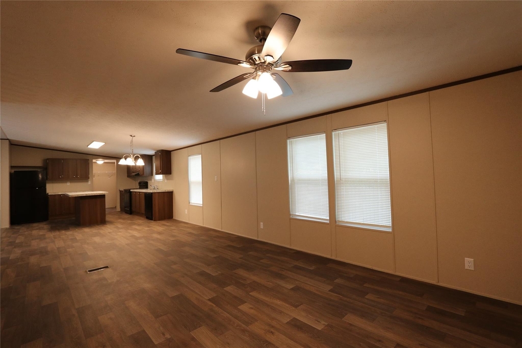 16501 E Emerson Circle - Photo 10
