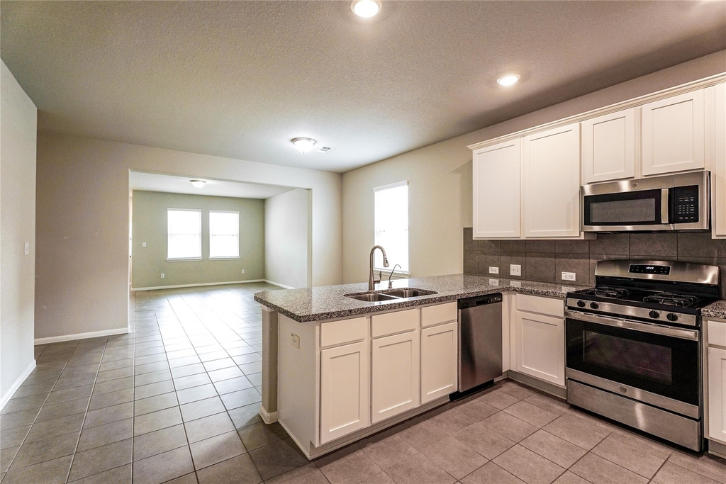 8414 Quiet Bay Drive - Photo 7