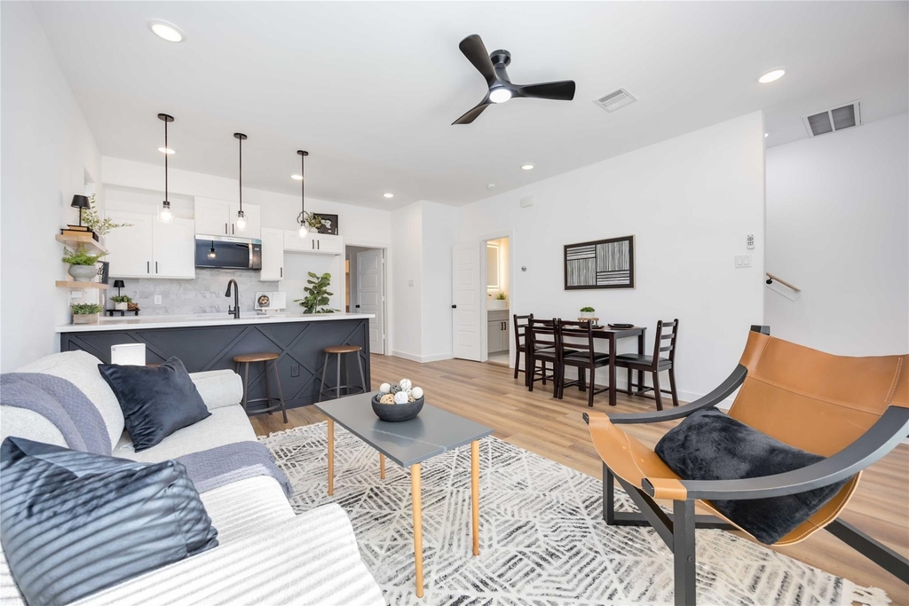 5811 Senior Street - Photo 2
