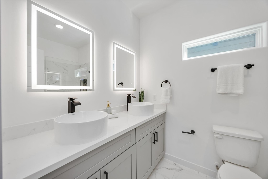 5811 Senior Street - Photo 7
