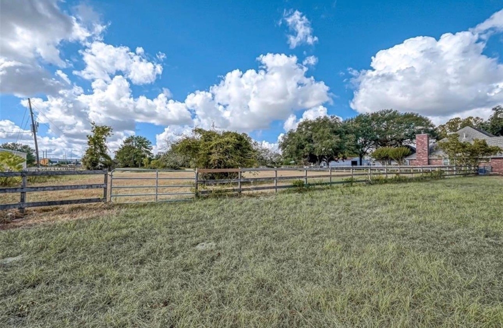 17303 Swansbury Drive - Photo 10