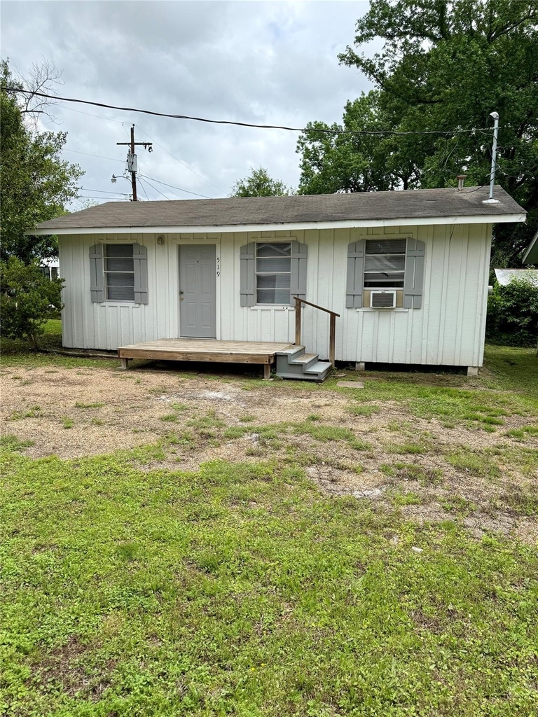 519 Mcguire Ln - Photo 0