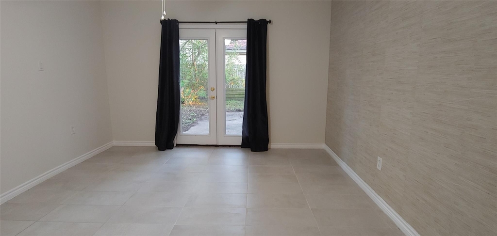 1930 Pepperwood Lane - Photo 6