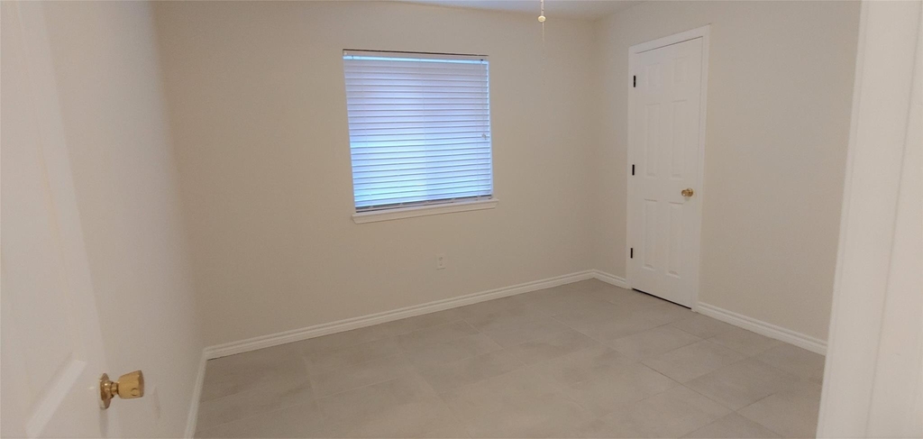 1930 Pepperwood Lane - Photo 14