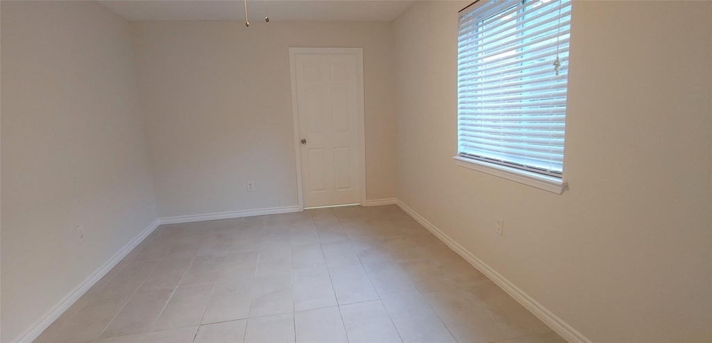 1930 Pepperwood Lane - Photo 12