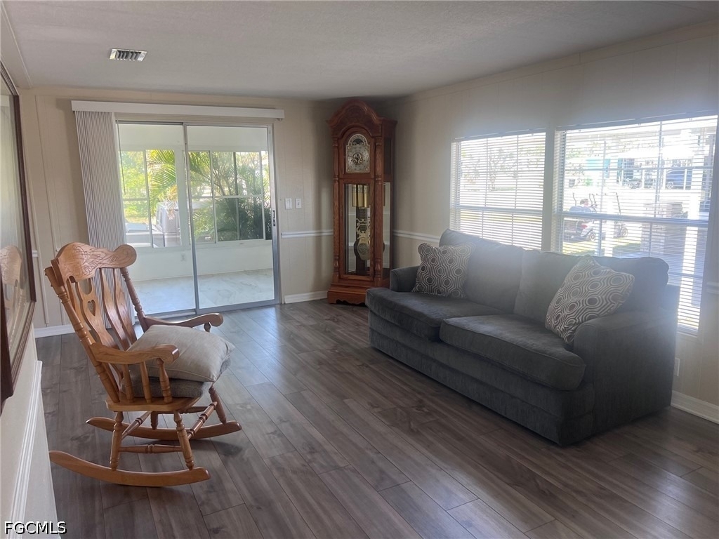 947 Strongbox Drive - Photo 4