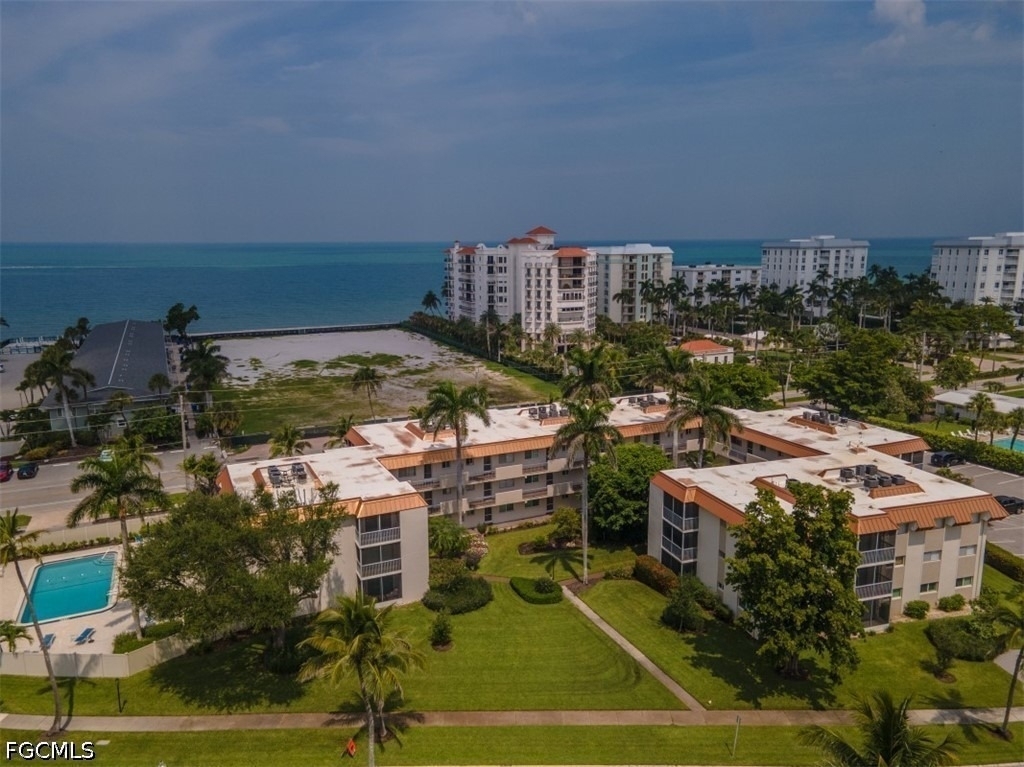 1100 Gulf Shore Boulevard N - Photo 2