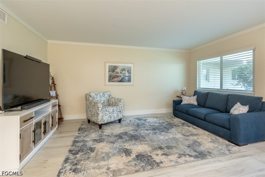 1100 Gulf Shore Boulevard N - Photo 10