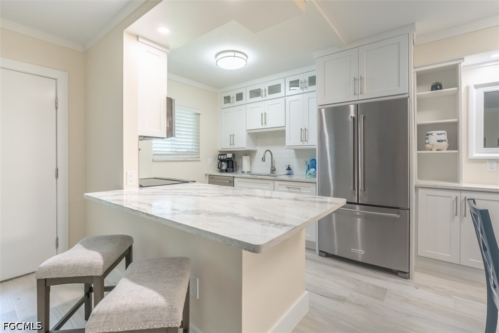 1100 Gulf Shore Boulevard N - Photo 8