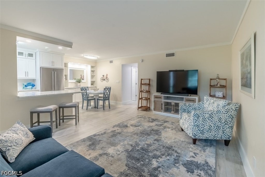 1100 Gulf Shore Boulevard N - Photo 12